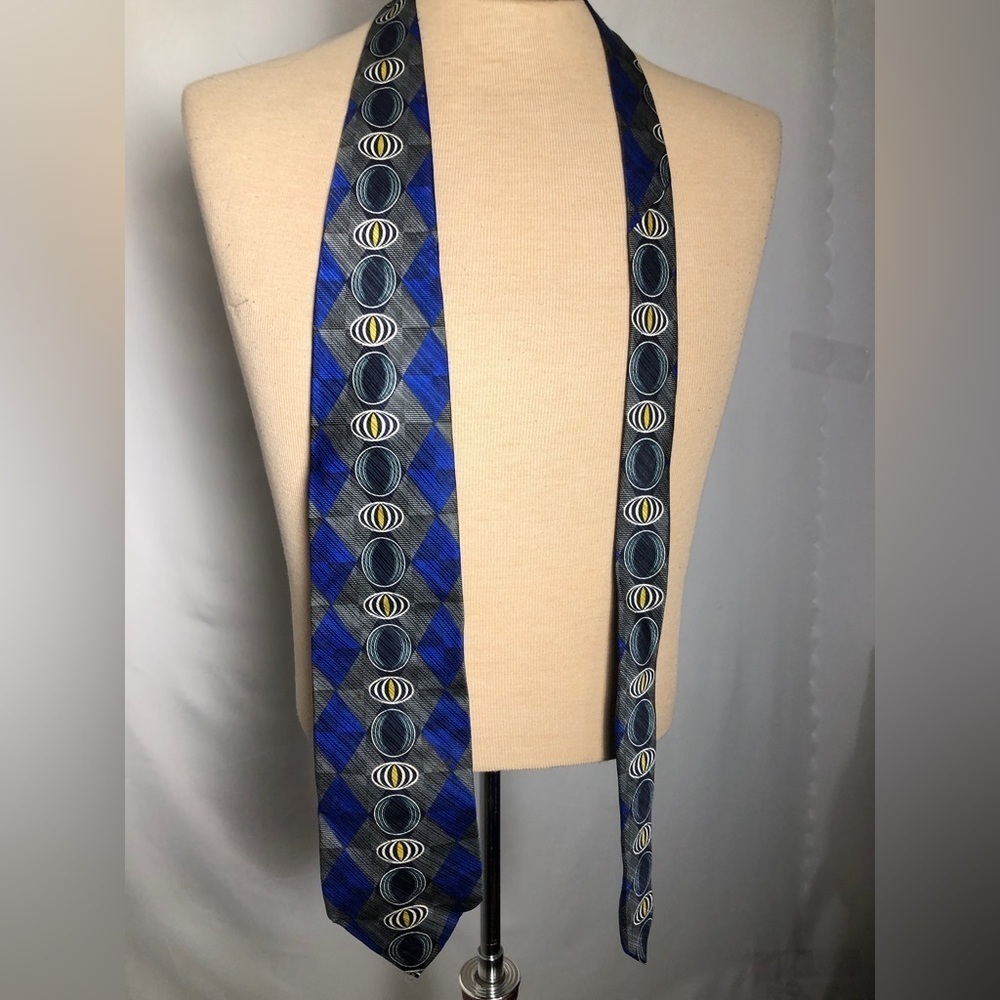 - Mens Blue/Gray/Yellow/Black Tie. Like New